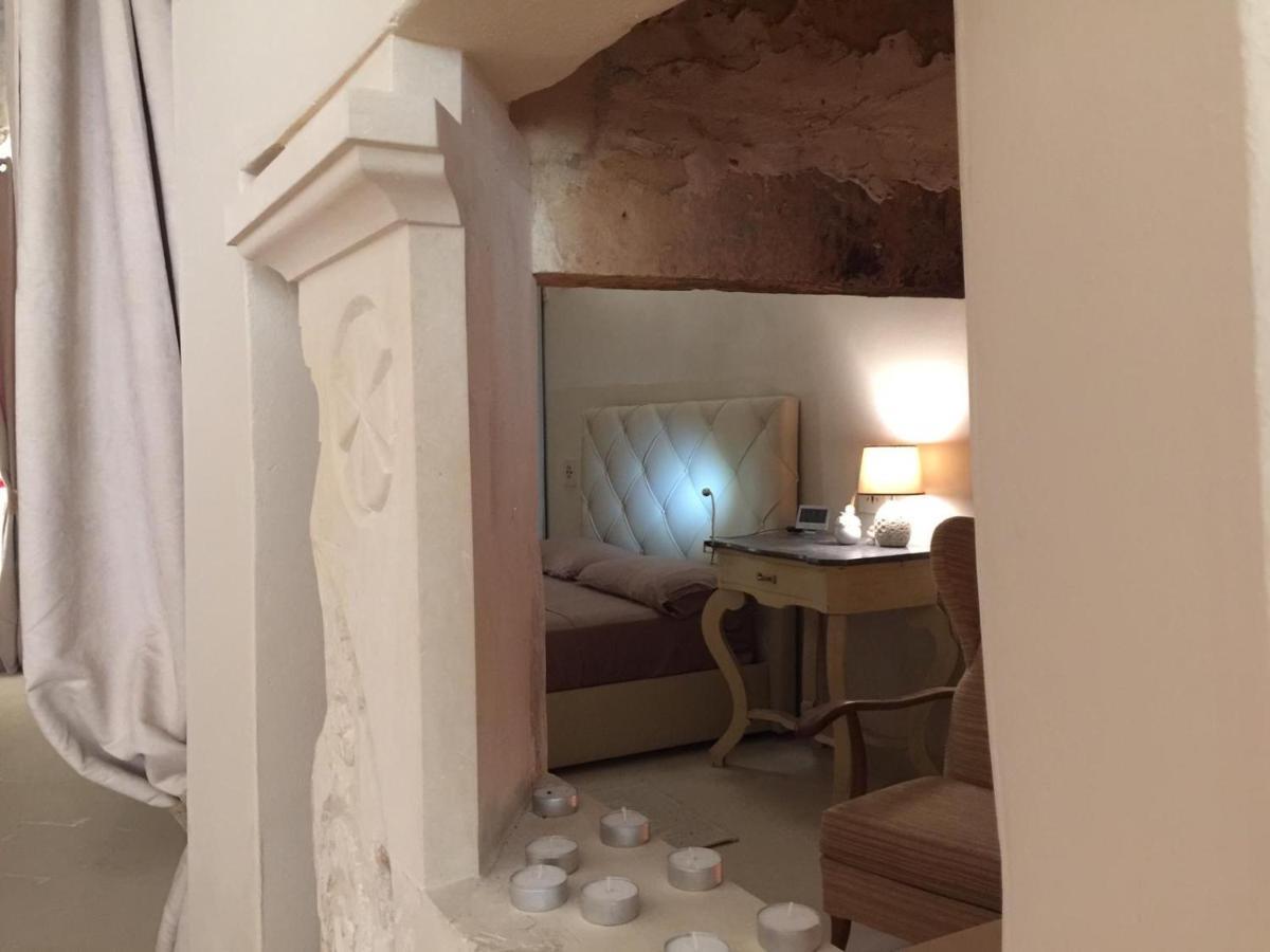 레체 Palazzo De Carlo E Il Parco Dei 7 Pozzi B&B 외부 사진
