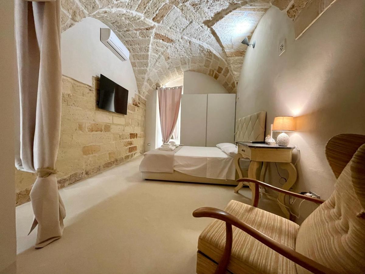 레체 Palazzo De Carlo E Il Parco Dei 7 Pozzi B&B 외부 사진