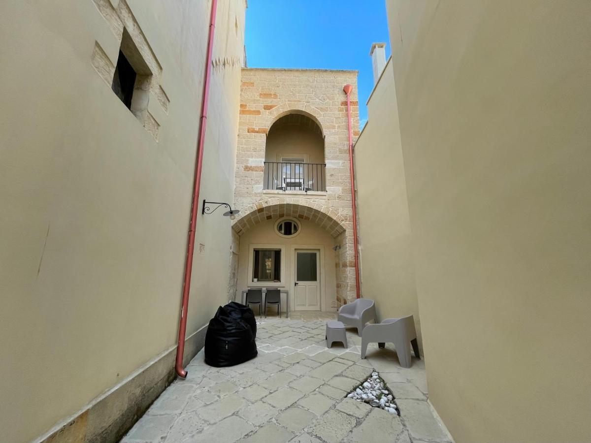 레체 Palazzo De Carlo E Il Parco Dei 7 Pozzi B&B 외부 사진