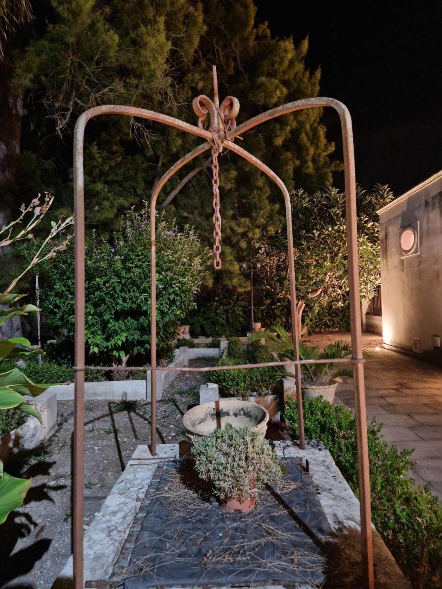 레체 Palazzo De Carlo E Il Parco Dei 7 Pozzi B&B 외부 사진