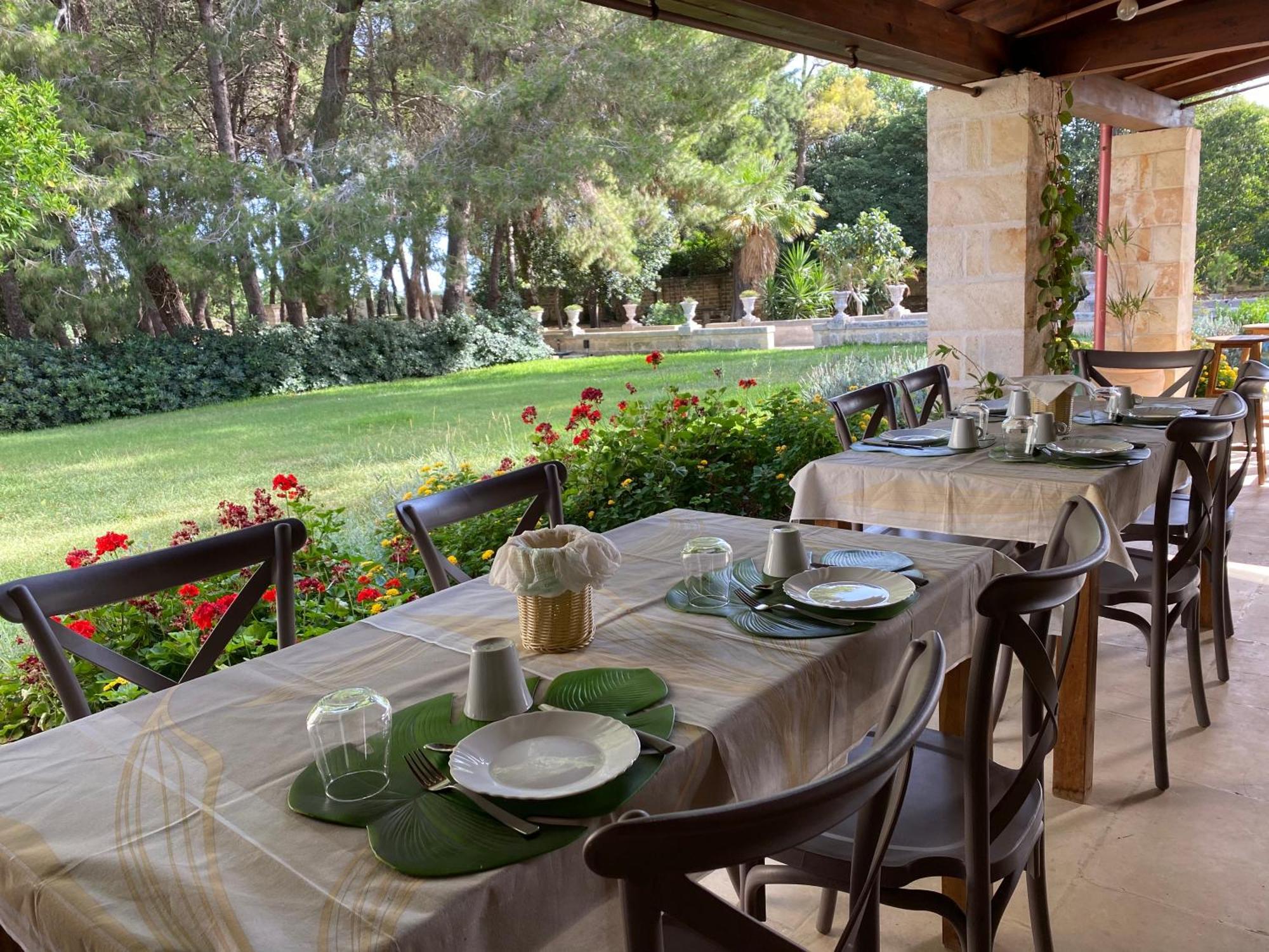 레체 Palazzo De Carlo E Il Parco Dei 7 Pozzi B&B 외부 사진