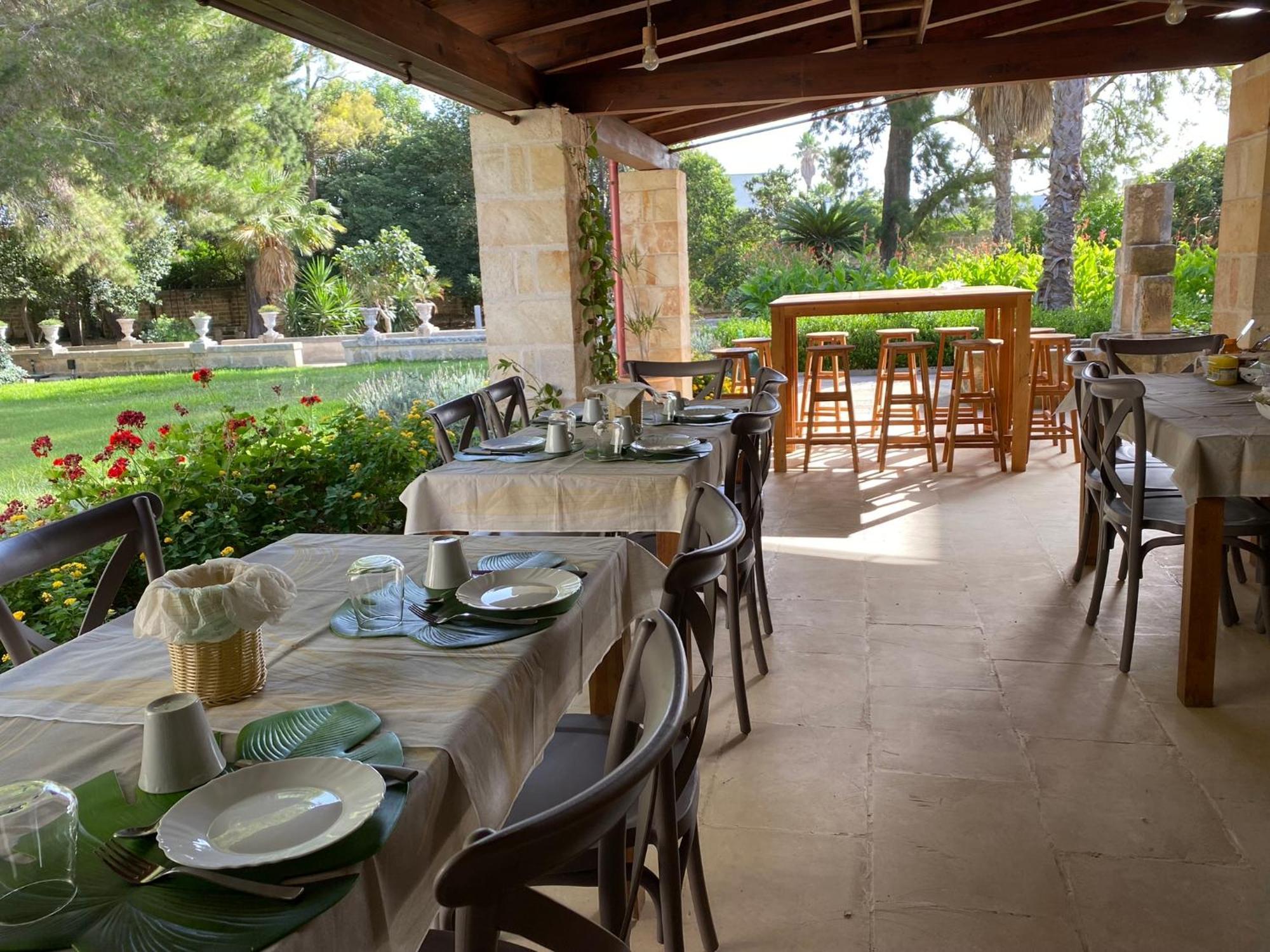 레체 Palazzo De Carlo E Il Parco Dei 7 Pozzi B&B 외부 사진