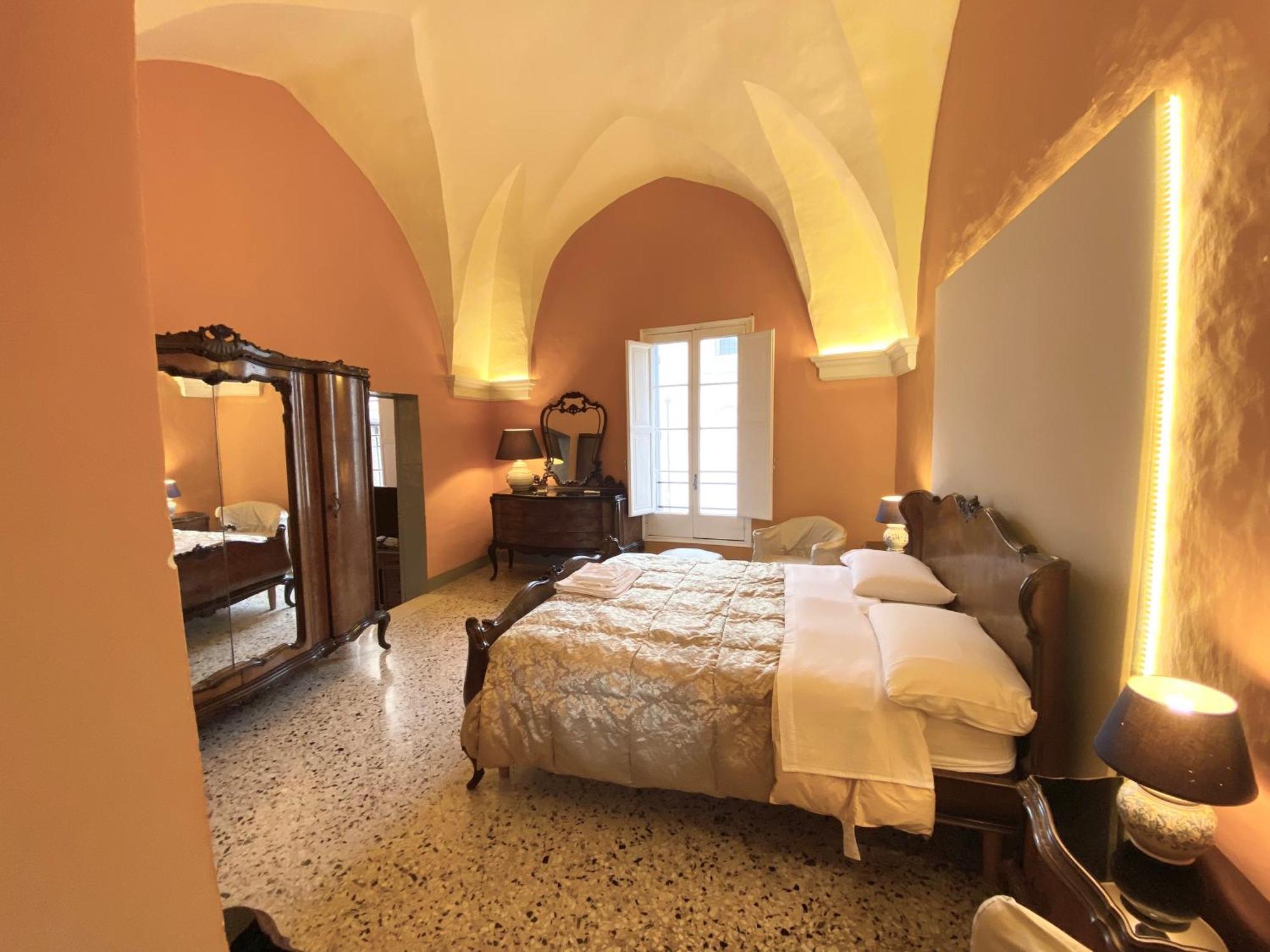 레체 Palazzo De Carlo E Il Parco Dei 7 Pozzi B&B 외부 사진
