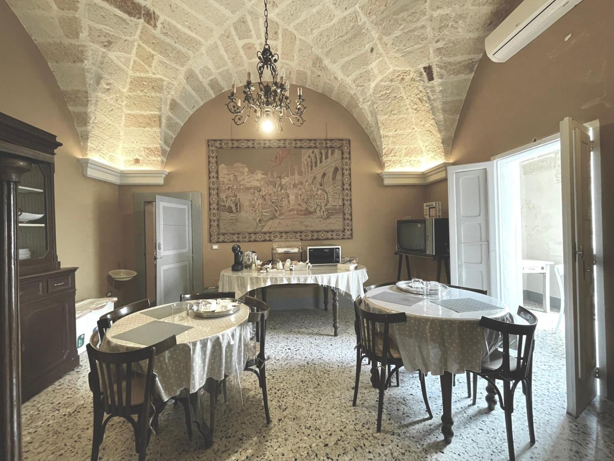 레체 Palazzo De Carlo E Il Parco Dei 7 Pozzi B&B 외부 사진